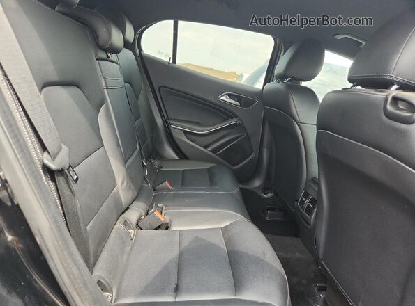 WDCTG4GB9GJ260841 2016 MERCEDES-BENZ GLA-CLASS Black Widok wnętrza z tyłu