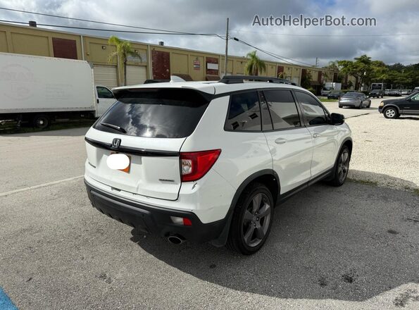 5FNYF7H9XMB009275 2021 HONDA PASSPORT White Widok z przodu