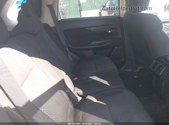 JA4AD2A3XLZ006038 2020 MITSUBISHI OUTLANDER White VIN կոդի պիտակի տեսք