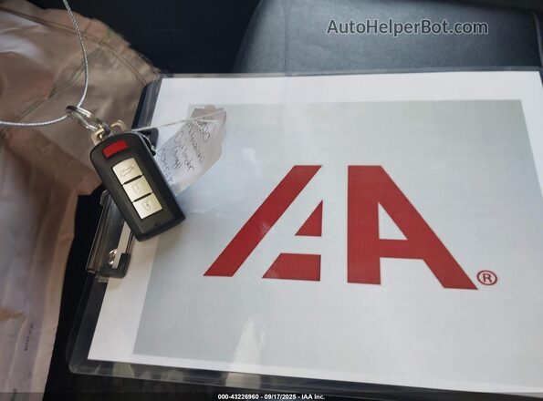 JA4AD3A3XLZ004568 2020 MITSUBISHI OUTLANDER Silver Առջևի վահանակի տեսք