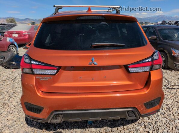 JA4AP3AU4LU015305 2020 MITSUBISHI OUTLANDER Orange Rear view