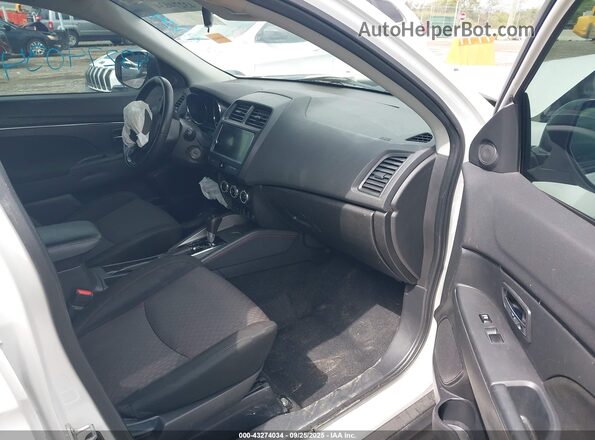 JA4AP3AU8KU010560 2019 MITSUBISHI OUTLANDER SPORT White Вид салону спереду