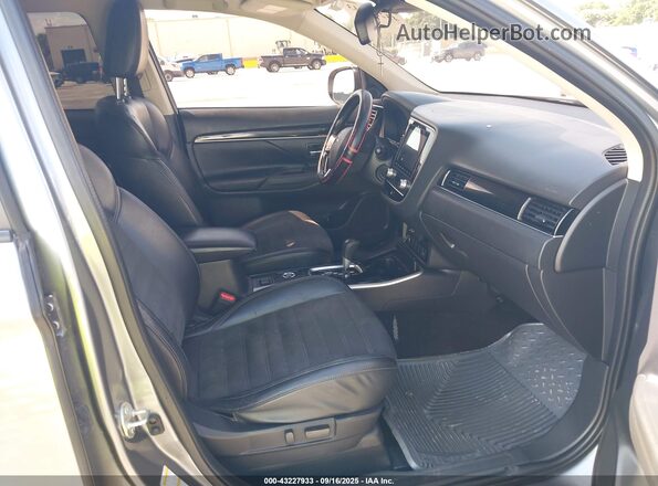 JA4AZ3A36LZ044504 2020 MITSUBISHI OUTLANDER Gray წინა სალონის ხედი