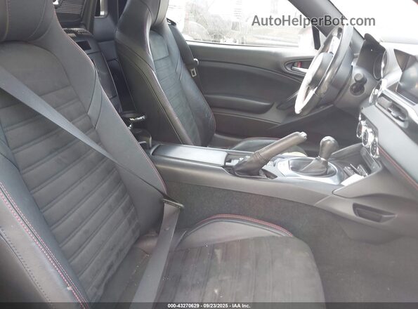 JC1NFAEK2H0117981 2017 FIAT 124 SPIDER Silver Սալոնի դիմացի տեսք