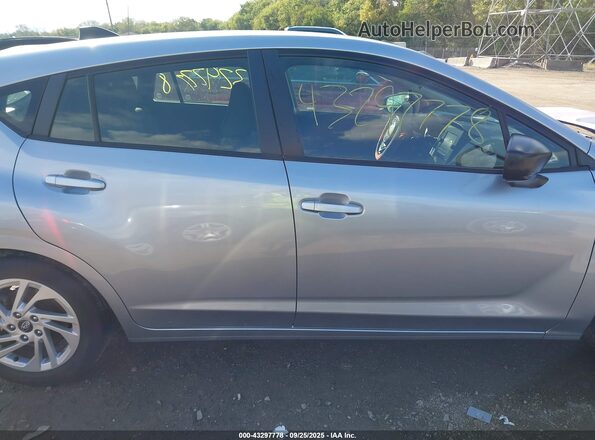 JF1GUABC2R8321932 2024 SUBARU IMPREZA Серебряный Вид задней части салона