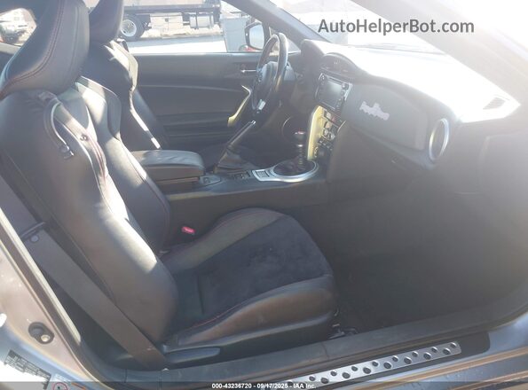 JF1ZCAC13H9605345 2017 SUBARU BRZ Silver 