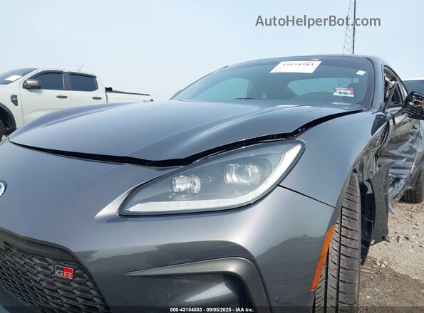JF1ZNBE19R8753682 2024 TOYOTA GR86 Gray 