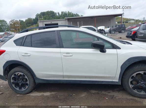 JF2GTABC6M8214664 2021 SUBARU CROSSTREK White Widok wnętrza z tyłu