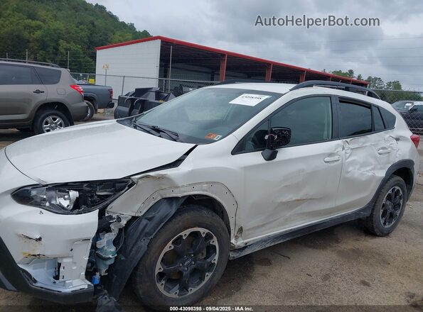 JF2GTABC6M8214664 2021 SUBARU CROSSTREK White Widok z przodu