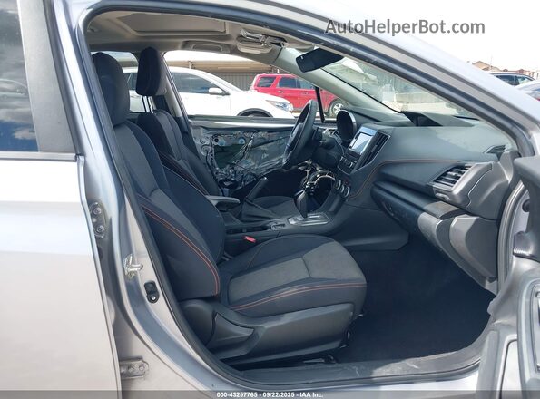 JF2GTAEC3M8333056 2021 SUBARU CROSSTREK Серебряный Вид салона спереди