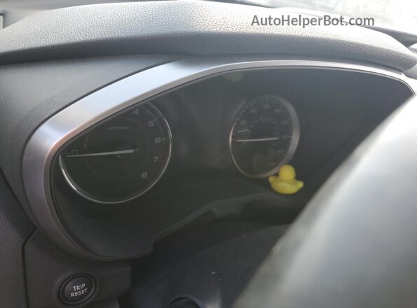JF2GTAJC3J8237736 2018 SUBARU CROSSTREK Gray 