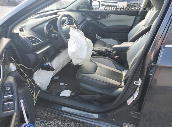 JF2GTAJC3J8237736 2018 SUBARU CROSSTREK Gray 