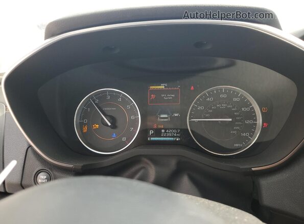 JF2GTAMC1J8200602 2018 SUBARU CROSSTREK Серебряный Вид щитка приборов