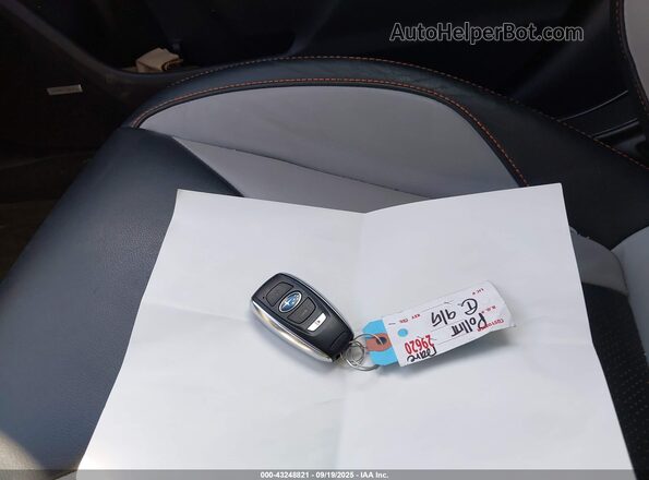 JF2GTHNC0M8207360 2021 SUBARU CROSSTREK Белый Вид панели приборов