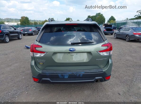 JF2SKAFC2MH540050 2021 SUBARU FORESTER Green 