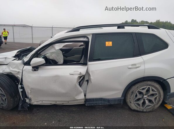 JF2SKAJC8LH554475 2020 SUBARU FORESTER White Widok wnętrza z tyłu