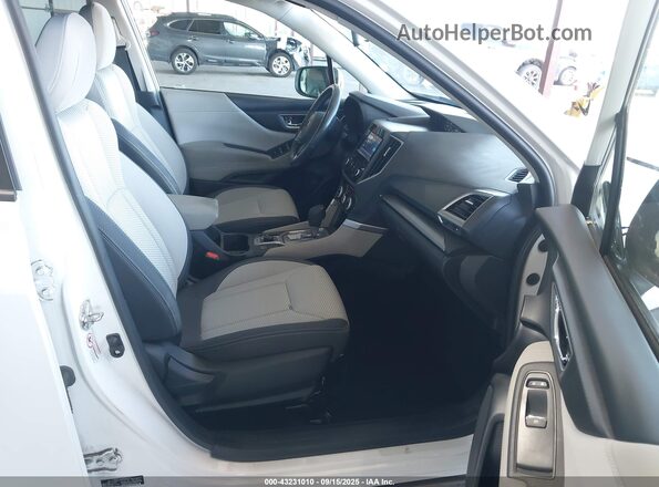 JF2SKAJC9LH556882 2020 SUBARU FORESTER White Widok wnętrza z przodu