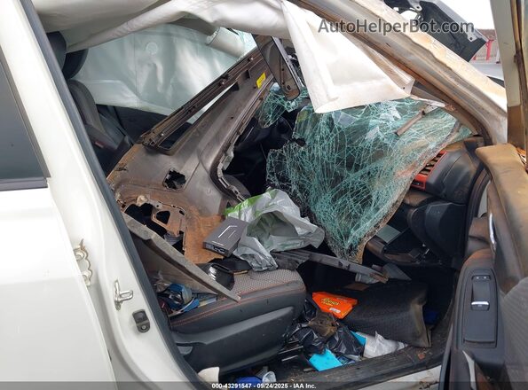 JF2SKAMC4LH599506 2020 SUBARU FORESTER White Widok wnętrza z przodu