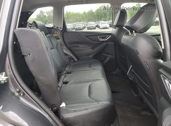 JF2SKAXC9LH553617 2020 SUBARU FORESTER Gray Widok wnętrza z tyłu