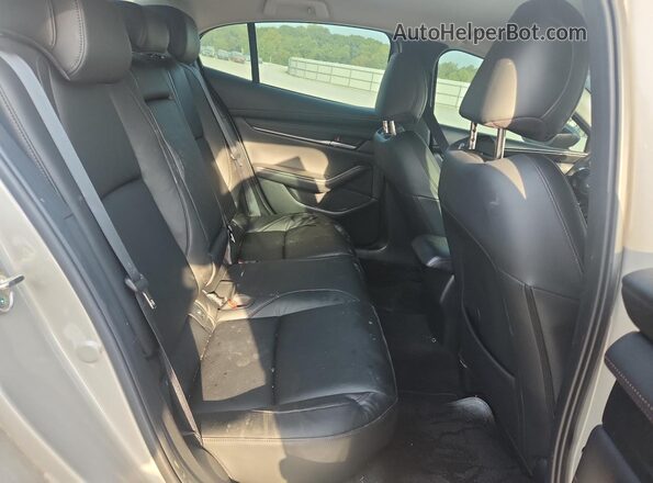 JM1BPABM6S1763888 2025 MAZDA 3 Gold Вид задніх сидінь