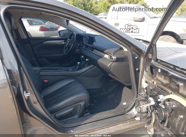 JM1GL1VM3J1320156 2018 MAZDA 6 Gray Widok wnętrza z przodu