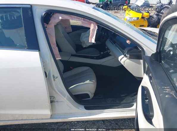 JM1GL1WYXJ1304876 2018 MAZDA 6 White 