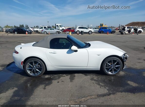 JM1NDAD75M0453897 2021 MAZDA MX-5 MIATA White სალონის 360-გრადუსიანი ხედი