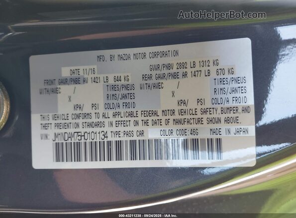 JM1NDAM75H0101134 2017 MAZDA MX-5 MIATA RF Gray Engine compartment view