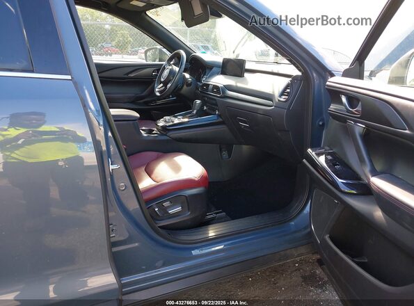 JM3TCBDY0N0627795 2022 MAZDA CX-9 Blue Front interior view