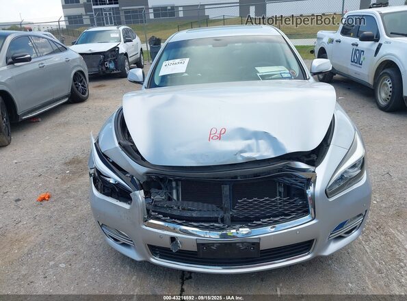 JN1BY1AP9JM180871 2018 INFINITI Q70 Silver Widok deski rozdzielczej