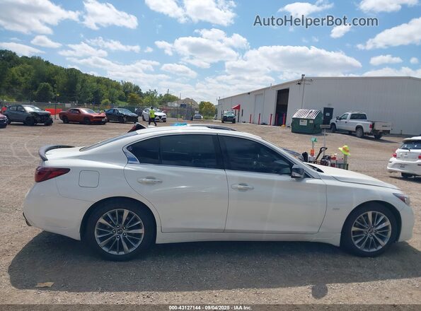 JN1EV7AR2JM430994 2018 INFINITI Q50 White 