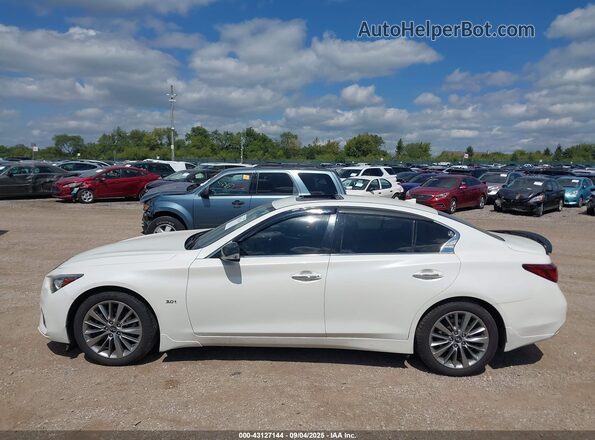 JN1EV7AR2JM430994 2018 INFINITI Q50 White 