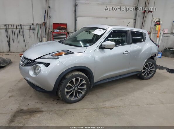 JN8AF5MV7HT752797 2017 NISSAN JUKE Серебряный Передняя левая четверть
