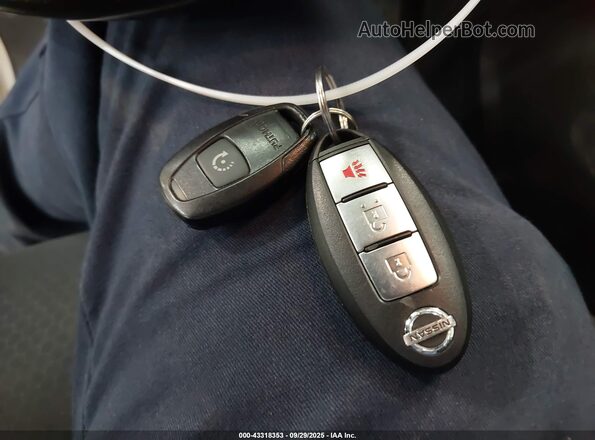JN8AF5MV7HT752797 2017 NISSAN JUKE Серебряный Вид панели приборов