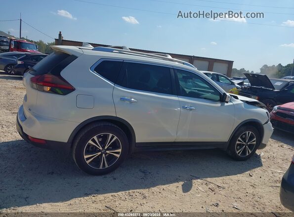 JN8AT2MT8LW003553 2020 NISSAN ROGUE White Սալոնի հետևի տեսք