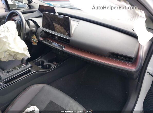 JTDACACU2R3024408 2024 TOYOTA PRIUS PRIME Белый Вид салона спереди