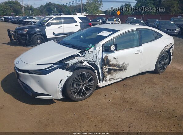 JTDADABU6R3015760 2024 TOYOTA LE White Widok z przodu