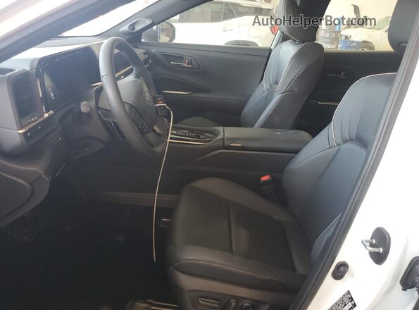 JTDAFAAFXR3008677 2024 TOYOTA CROWN White წინა სალონის ხედი
