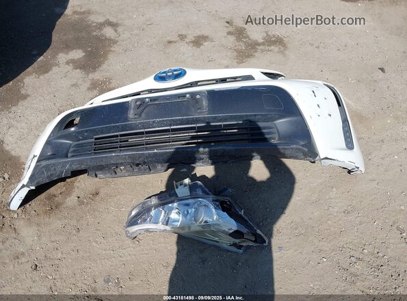 JTDZN3EU2HJ056016 2017 TOYOTA PRIUS V White 