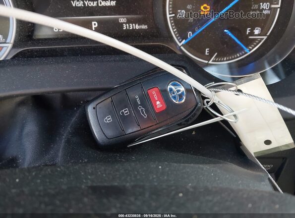 JTEAAAAH1MJ085485 2021 TOYOTA LIMITED Burgundy Vista del salpicadero
