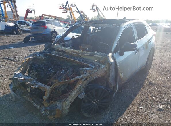 JTEAAAAH2RJ160539 2024 TOYOTA VENZA White წინა ხედი