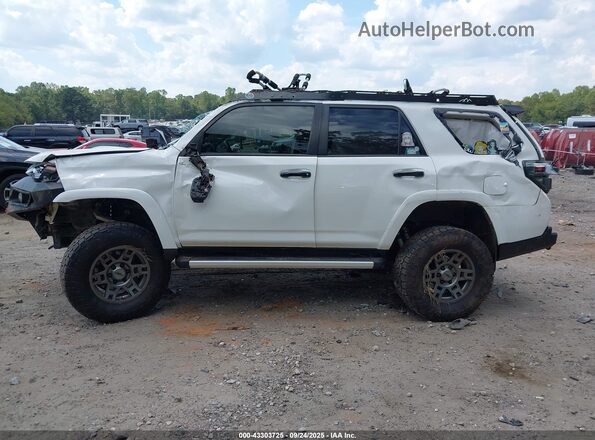 JTEBU5JR7L5757262 2020 TOYOTA 4RUNNER White Սալոնի 360 աստիճան տեսք