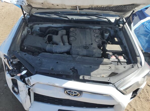 JTEEU5JR3M5246520 2021 TOYOTA 4RUNNER White Vista interior trasera
