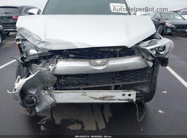 JTEEU5JR6M5240081 2021 TOYOTA 4RUNNER Silver Вид спереду