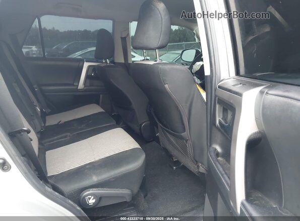 JTEEU5JR6M5240081 2021 TOYOTA 4RUNNER Silver Вид наклейки з VIN-кодом