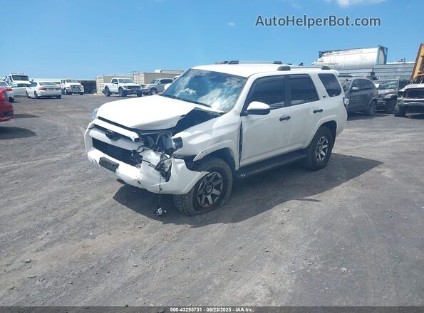 JTEMU5JR3P6152549 2023 TOYOTA 4RUNNER White Vista tres cuartos delantera izquierda