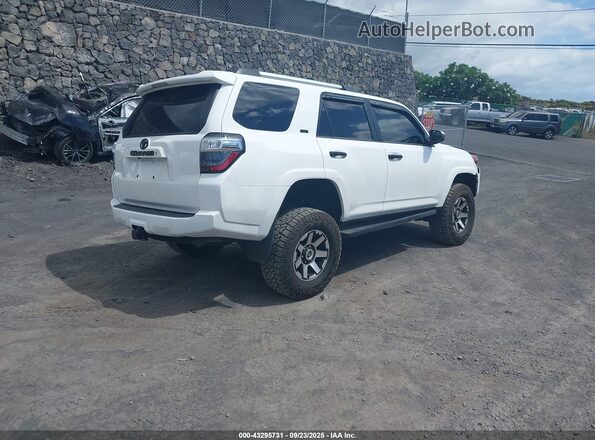 JTEMU5JR3P6152549 2023 TOYOTA 4RUNNER White Trasero derecho