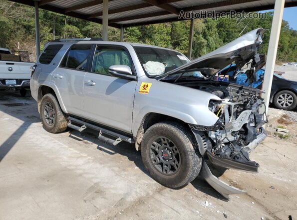 JTENU5JR7N5993703 2022 TOYOTA 4RUNNER Silver Передня права чверть
