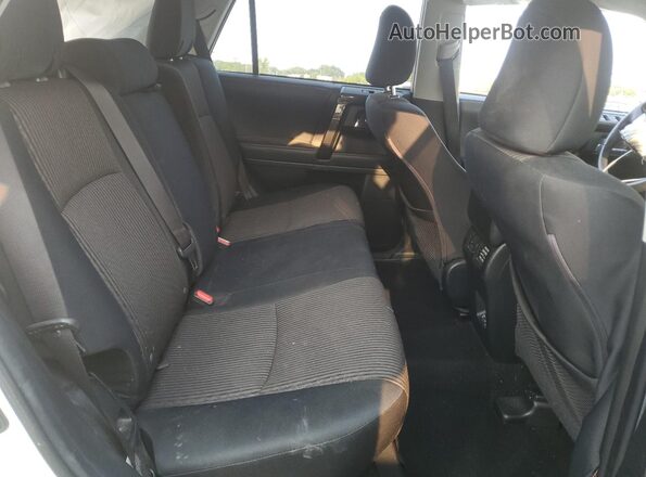 JTEPU5JR8M5935946 2021 TOYOTA 4RUNNER White Вид задньої частини салону
