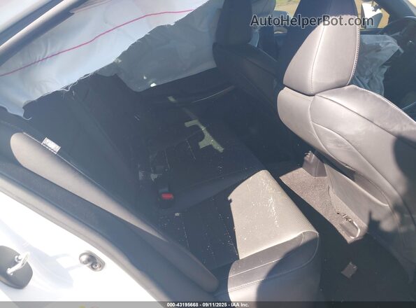JTHBA1D26J5065199 2018 LEXUS IS Белый 